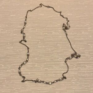 Source Unknown Silver Pearl and Crystal Station Necklace